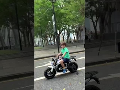 moto eléctrica de los niños